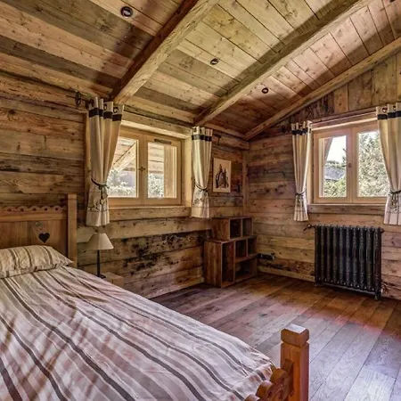 Prázdninový dům Charming Chalet 5-bedroom In *