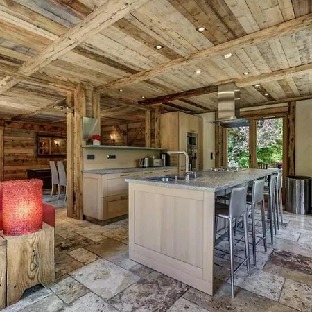 بيت للعطل Charming Chalet 5-bedroom In كورمايور